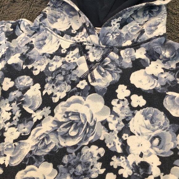 Rose Hoodie - Picture 2 of 6